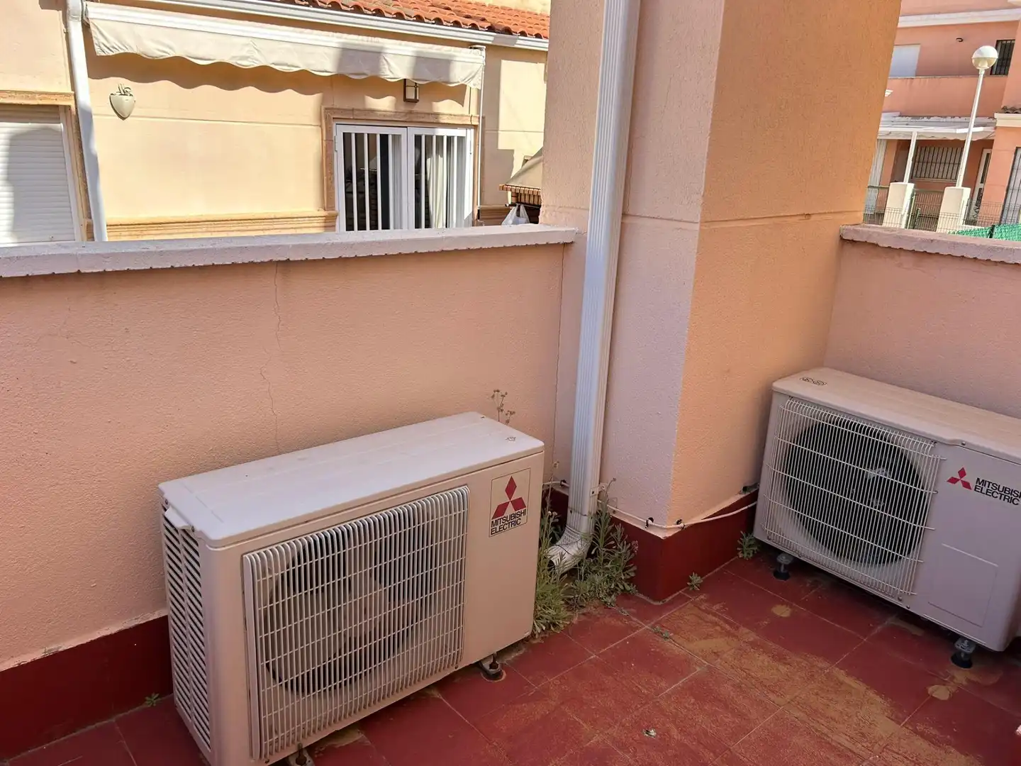 Terrasse von Einfamilien-Reihenhaus zum Verkauf in Cullera mit Klimaanlage, Terrasse und Möbliert