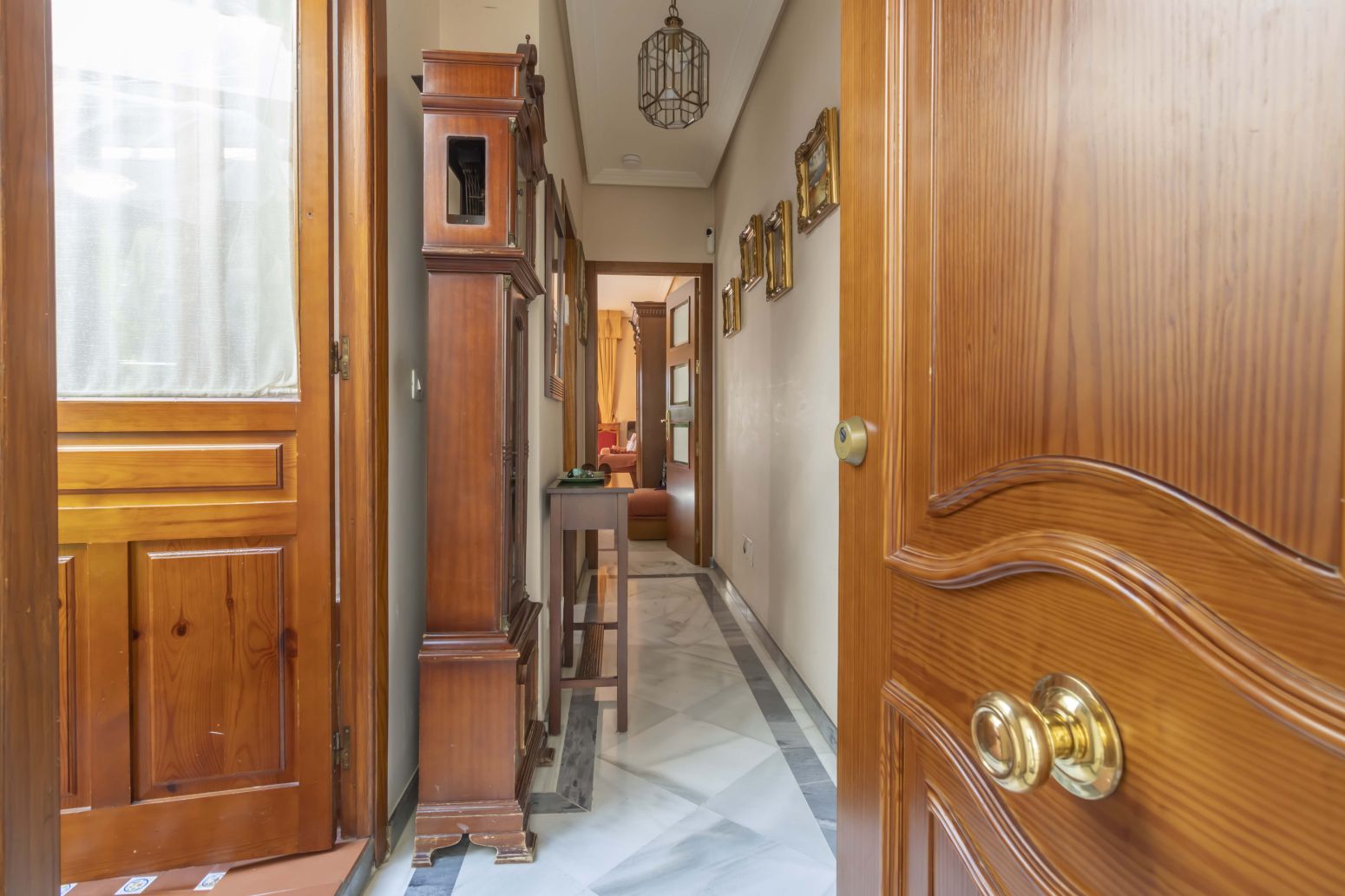 Flat for sale in Dos Hermanas  with Air Conditioner and Furnished