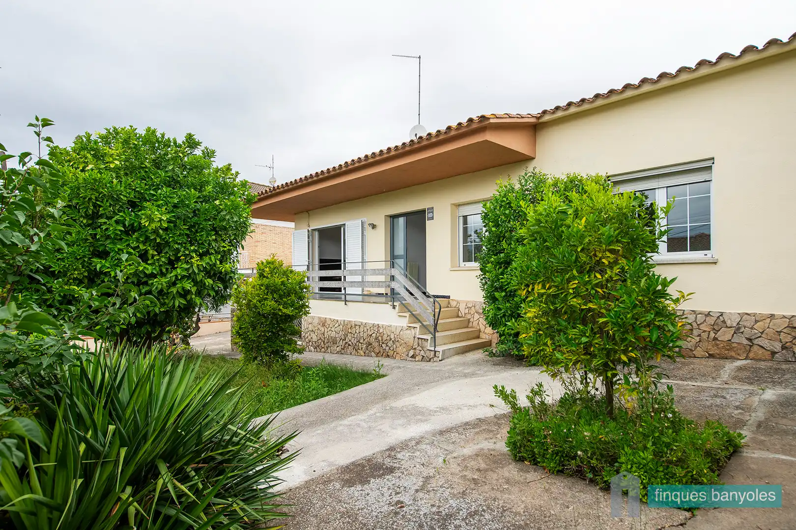 Vista exterior de Casa o chalet en venta en Banyoles con Aire acondicionado, Calefacción y Jardín privado