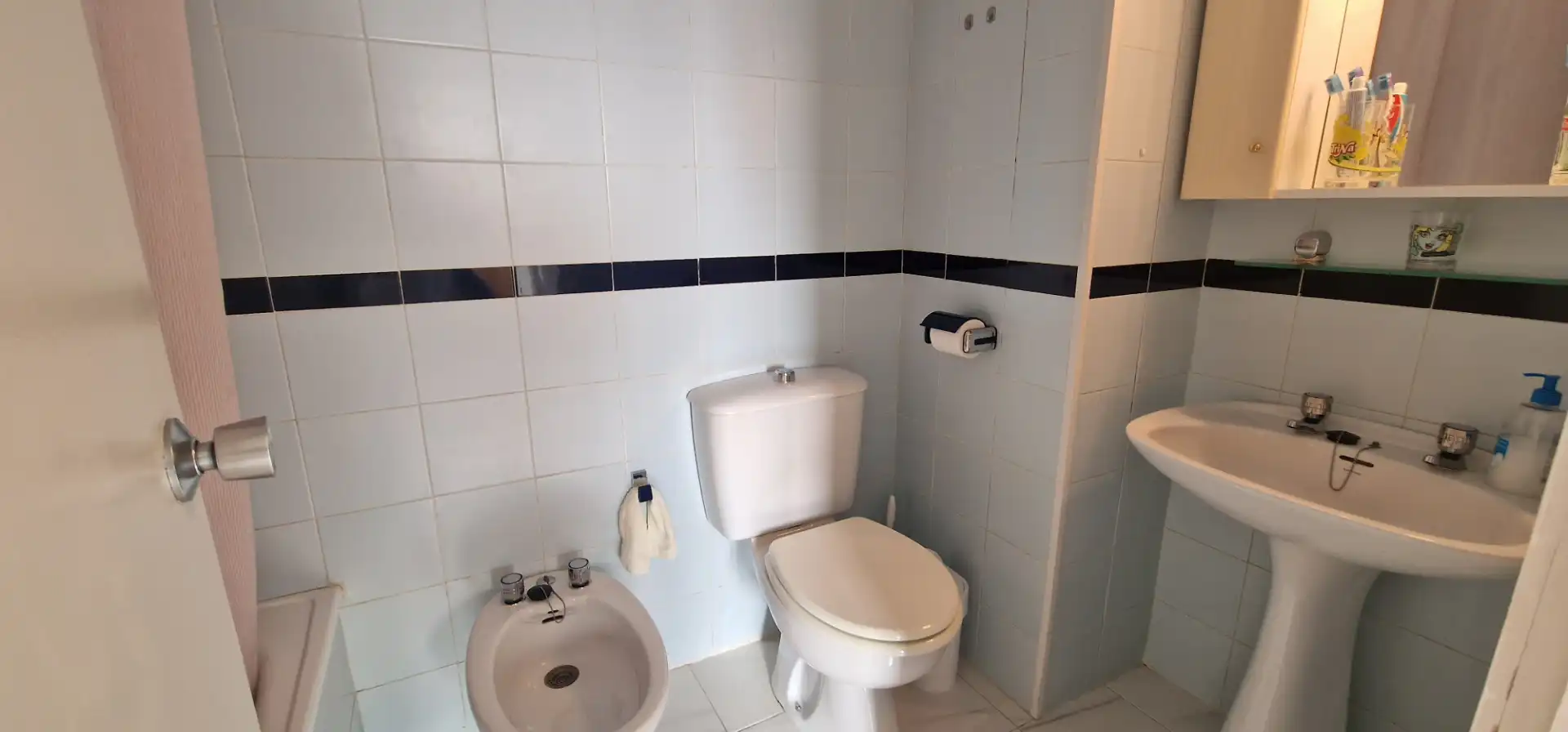 Badezimmer von Wohnung zum Verkauf in Isla Cristina mit Terrasse, Möbliert und Mikrowelle