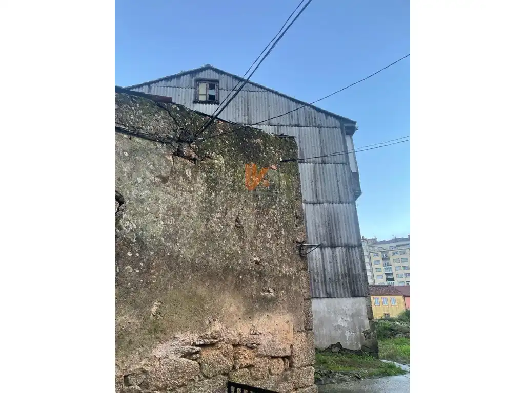 Exterior view of Buildings for sale in Santiago de Compostela 