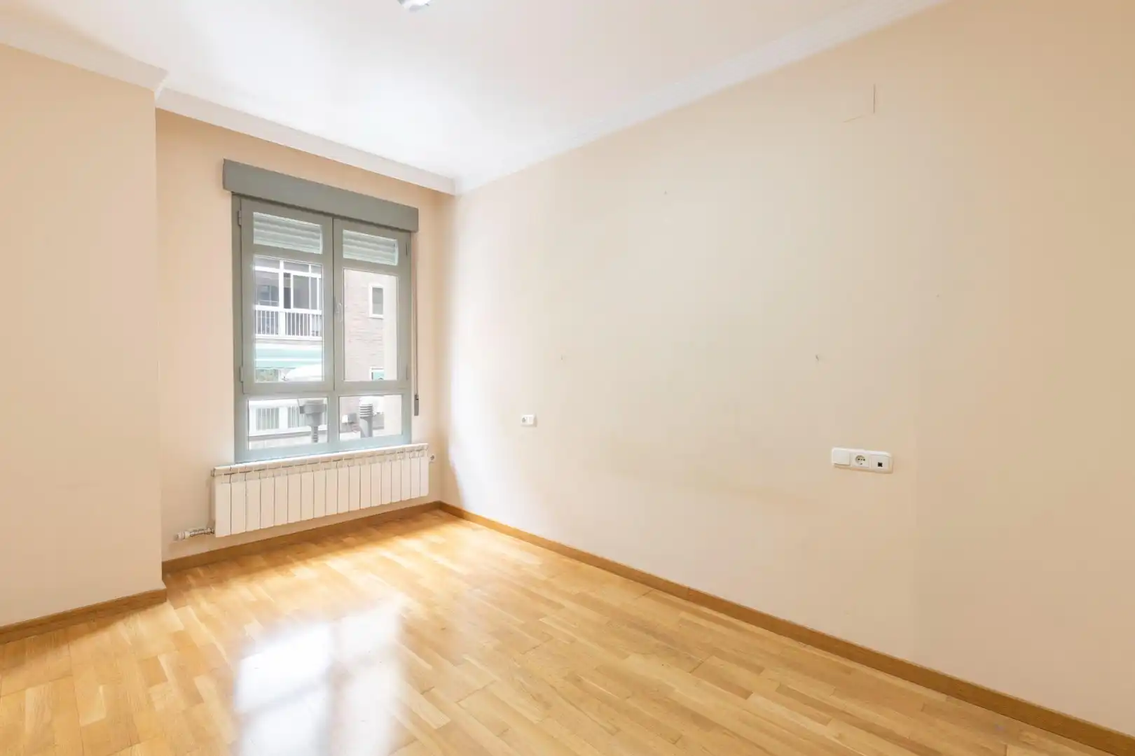 Bedroom of Flat for sale in Granada  with Air Conditioner and Heating