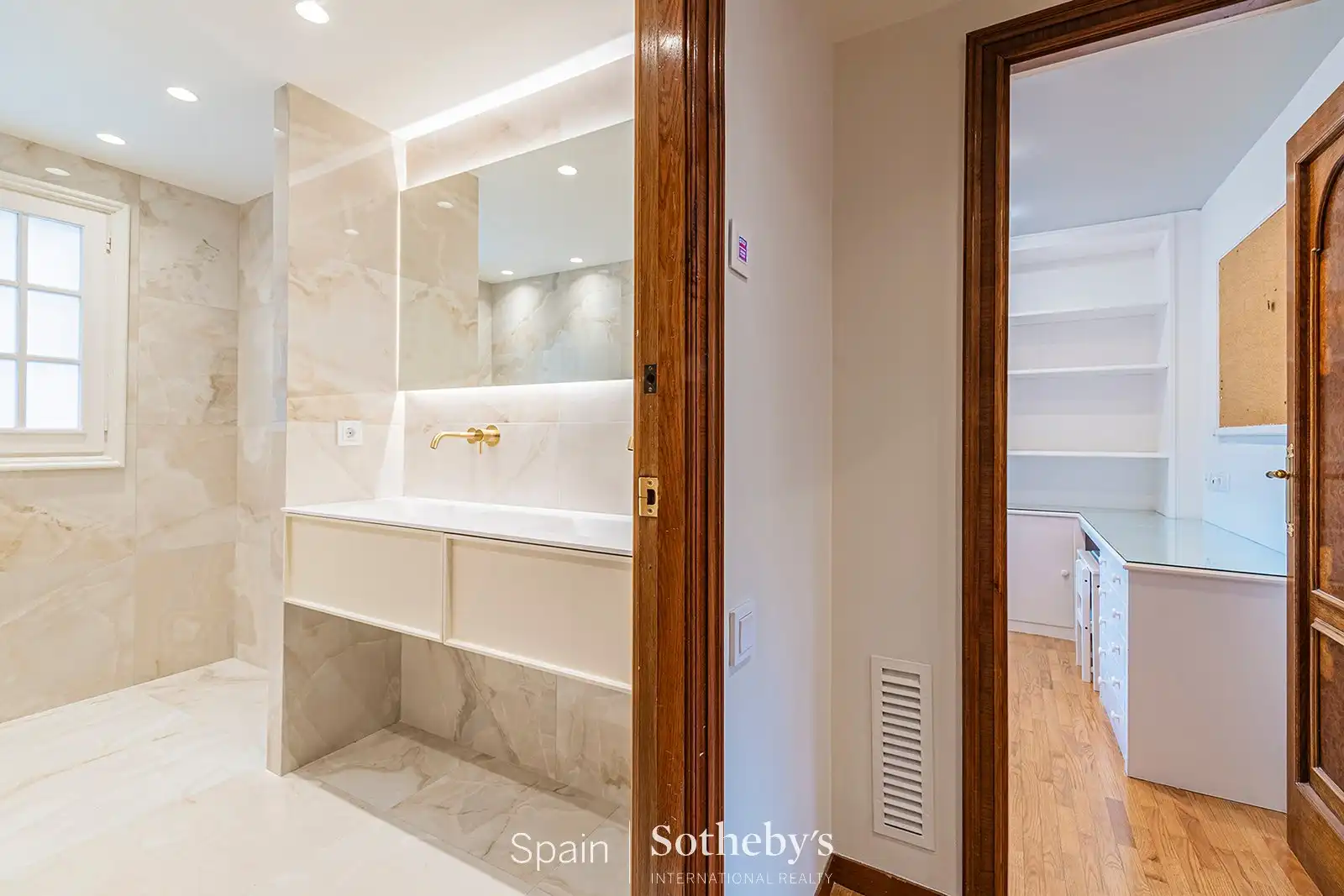 Baño de Apartamento en venta en Barcelona con Aire acondicionado, Calefacción y Terraza