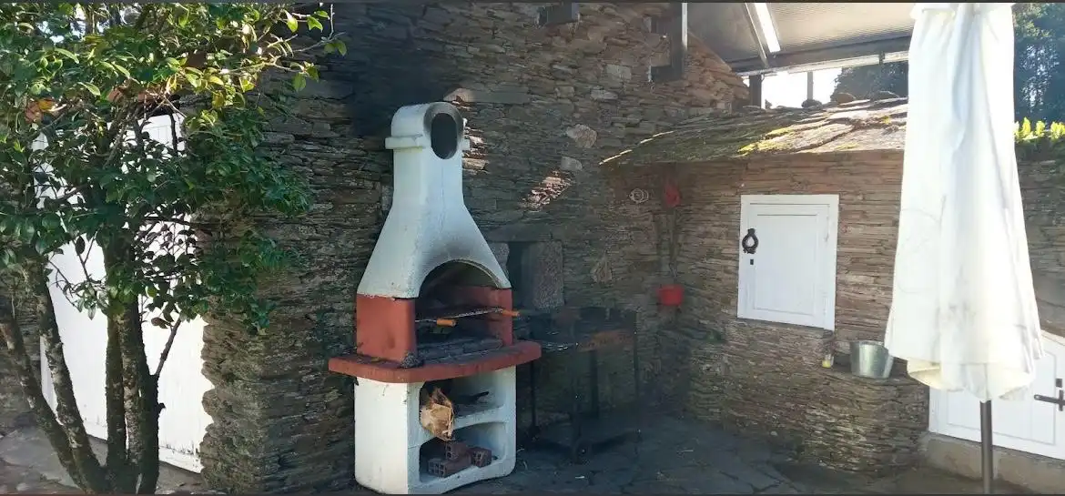 Finca rústica en venta en Outeiro de Rei con Piscina y Amueblado