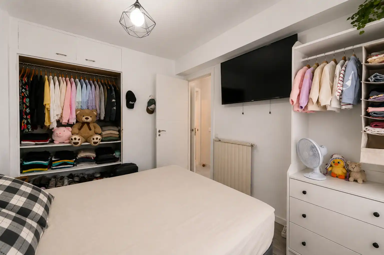 Bedroom of Flat for sale in Móstoles  with Air Conditioner, Heating and Oven