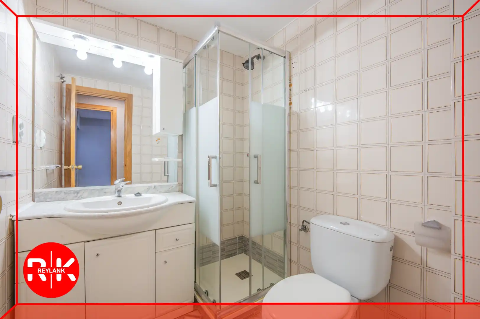 Baño de Piso en venta en San Fernando de Henares con Aire acondicionado, Calefacción y Amueblado