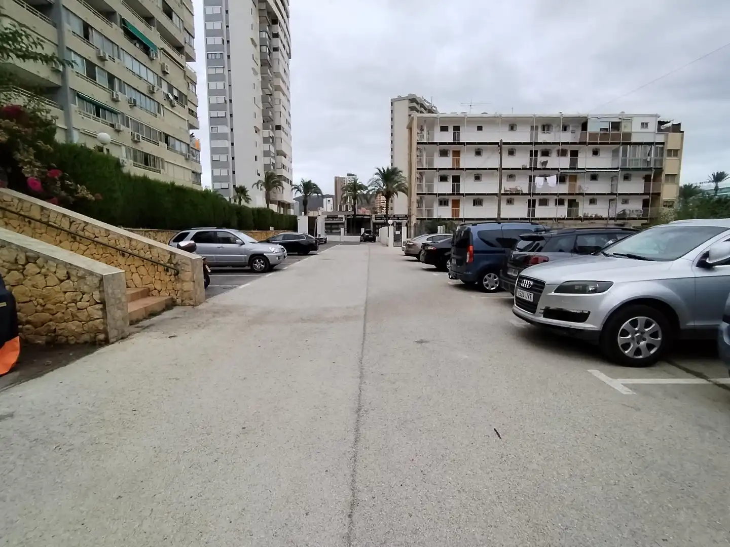 Aparcament de Apartament en venda en Benidorm amb Aire condicionat, Jardí privat i Moblat