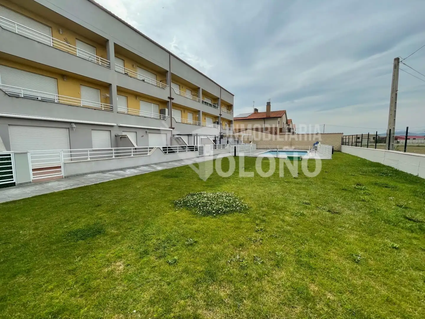 Vista exterior de Apartament en venda en Cuzcurrita de Río Tirón amb Calefacció, Terrassa i Traster