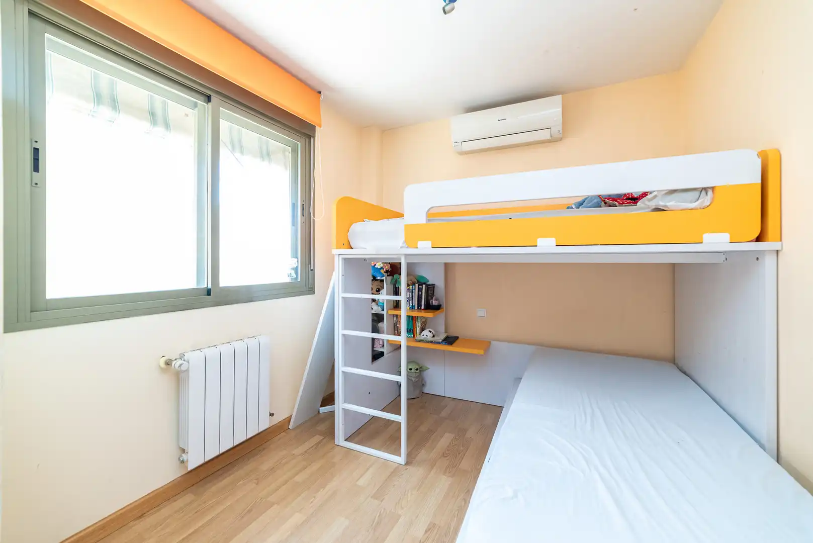 Dormitori de Casa o xalet en venda en Arroyomolinos (Madrid) amb Aire condicionat, Calefacció i Jardí privat
