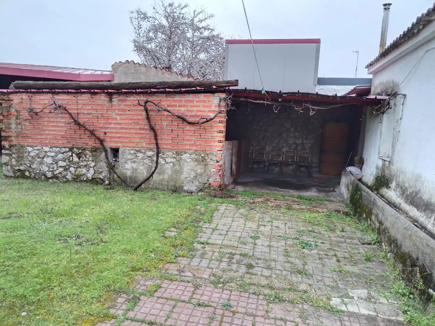 Vista exterior de Casa o chalet en venta en La Parrilla  con Calefacción, Jardín privado y Terraza