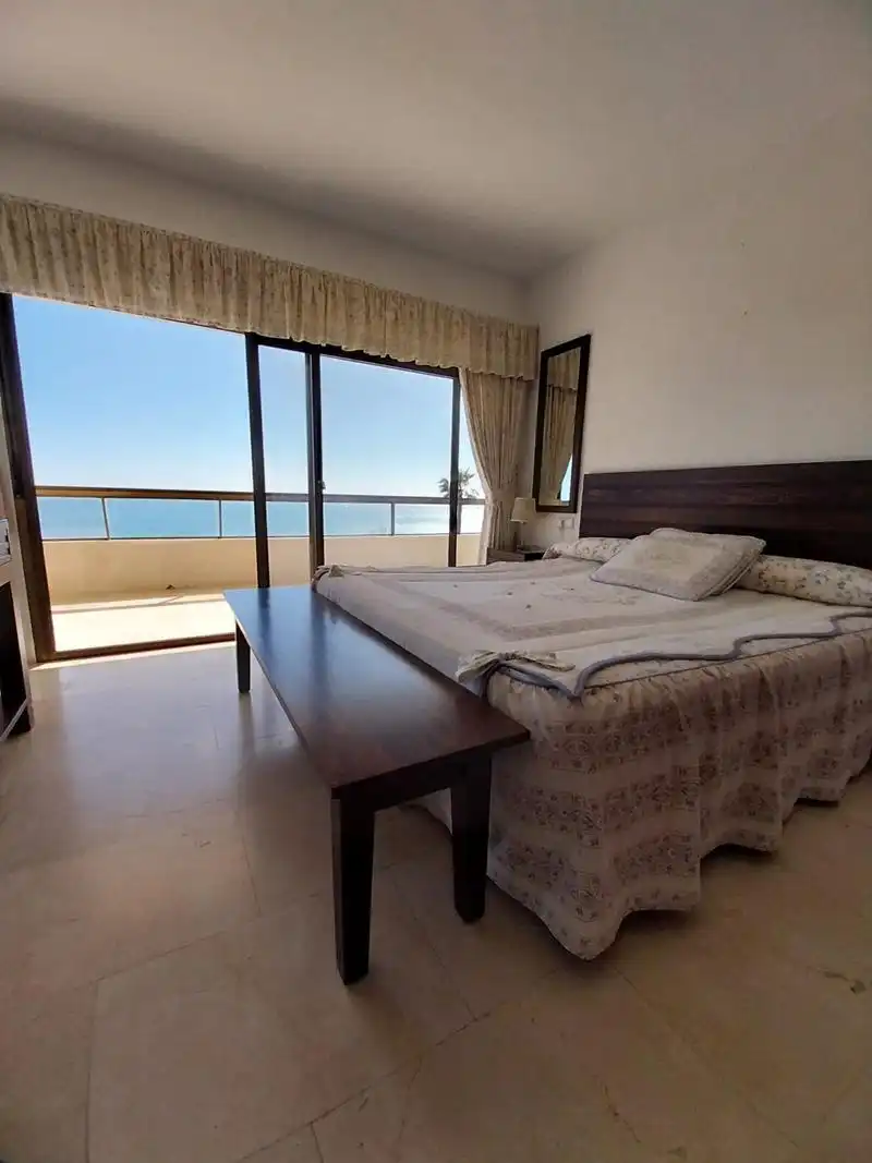 Habitación de Piso de alquiler en Estepona con Terraza