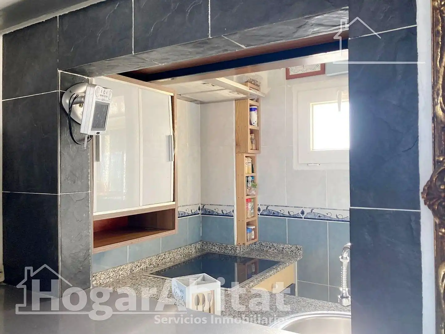 Küche von Wohnung zum Verkauf in Gandia mit Klimaanlage, Privatgarten und Gemeinschaftspool