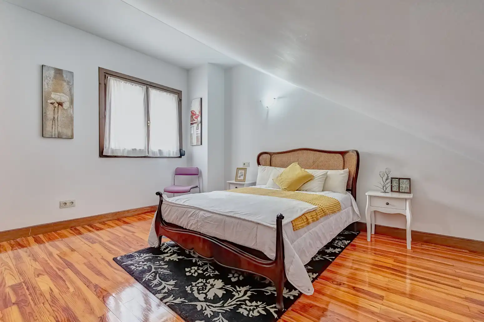 Habitación de Ático en venta en  Pamplona / Iruña con Calefacción, Parquet y Balcón