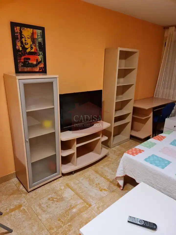 Bedroom of Study for rent in Salamanca  with Heating and Furnished