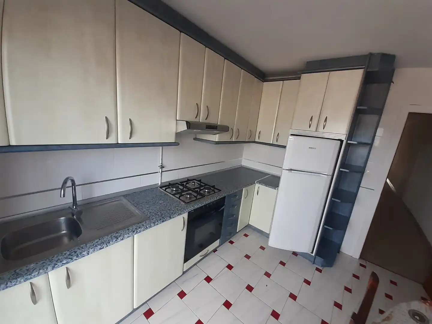 Küche von Wohnung zur Miete in Ourense Capital  mit Heizung, Parkett und Möbliert