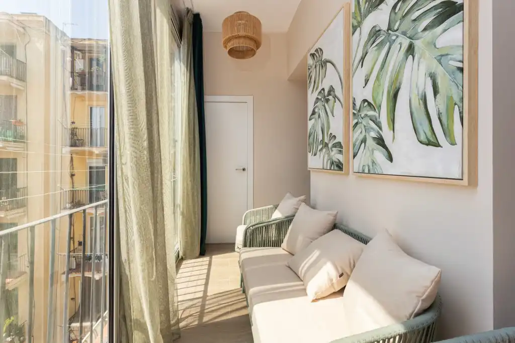 Apartment with terrace for sale in Eixample
