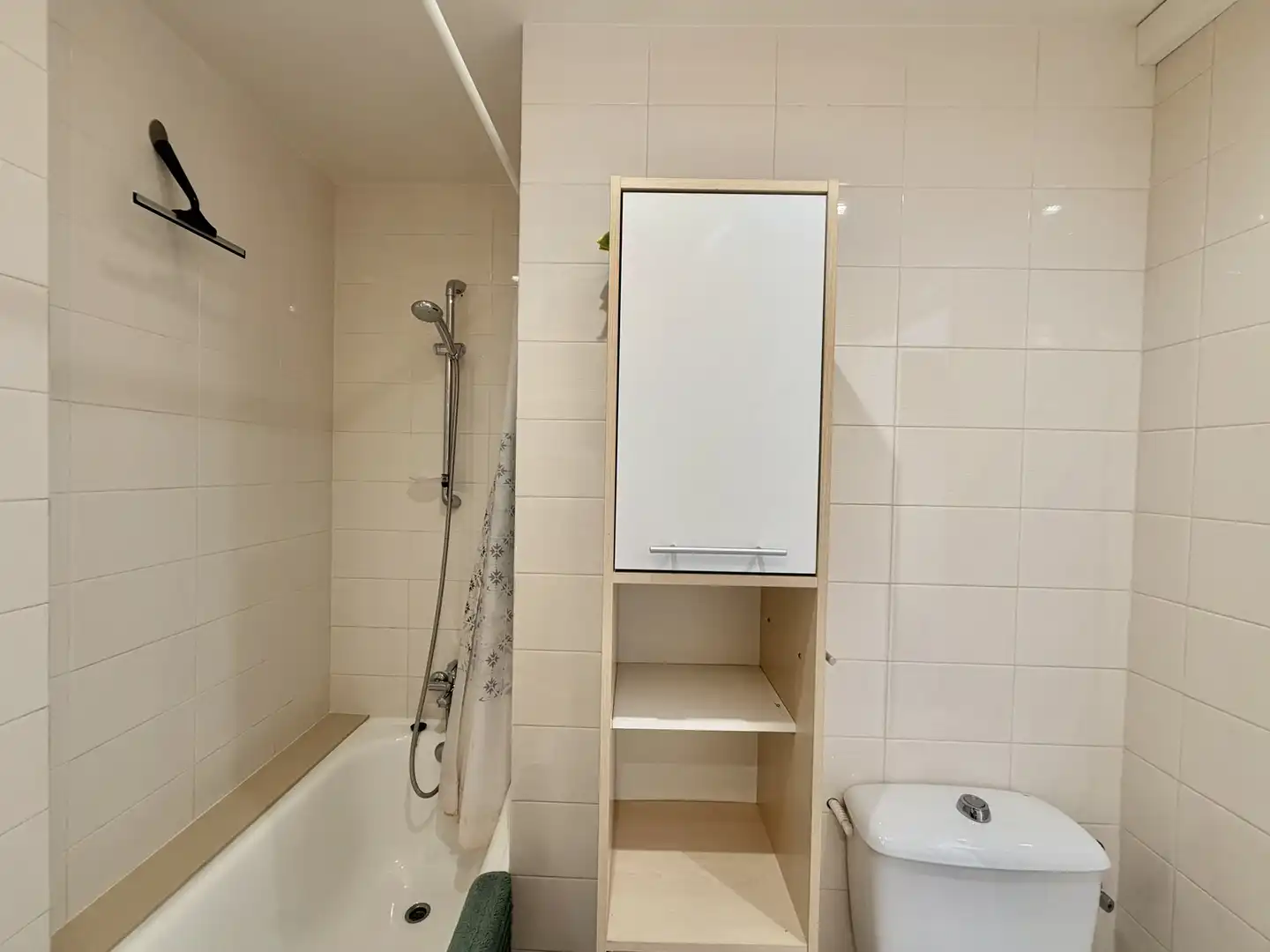 Bany de Pis en venda en Roses amb Calefacció, Jardí privat i Piscina