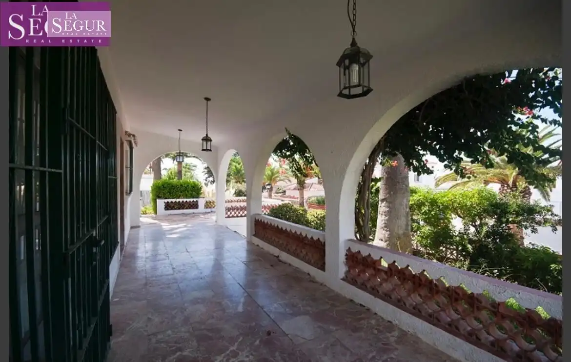 Jardí de Casa o xalet en venda en Conil de la Frontera amb Jardí privat, Terrassa i Traster