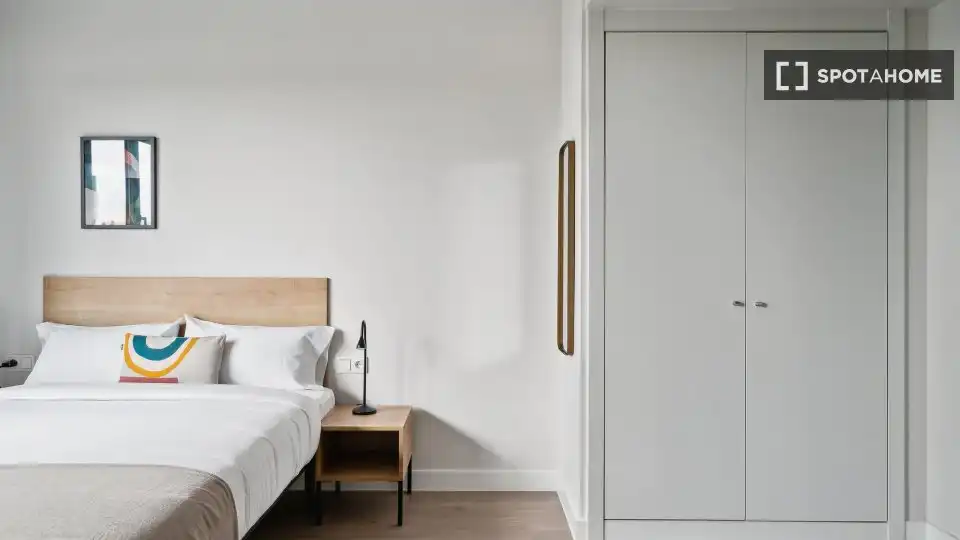 Habitación de Piso de alquiler en Madrid con Aire acondicionado, Calefacción y Amueblado