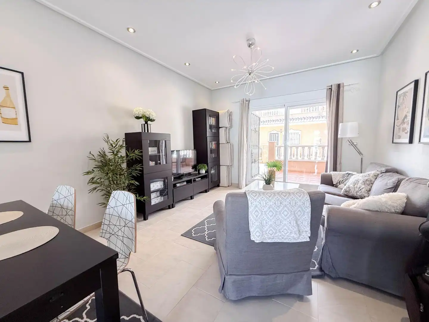 Sala d'estar de Apartament en venda en Orihuela amb Aire condicionat, Jardí privat i Terrassa