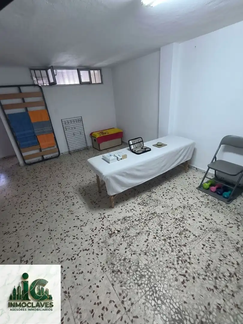 Detached homes for sale in Algeciras  with Terrace and Furnished