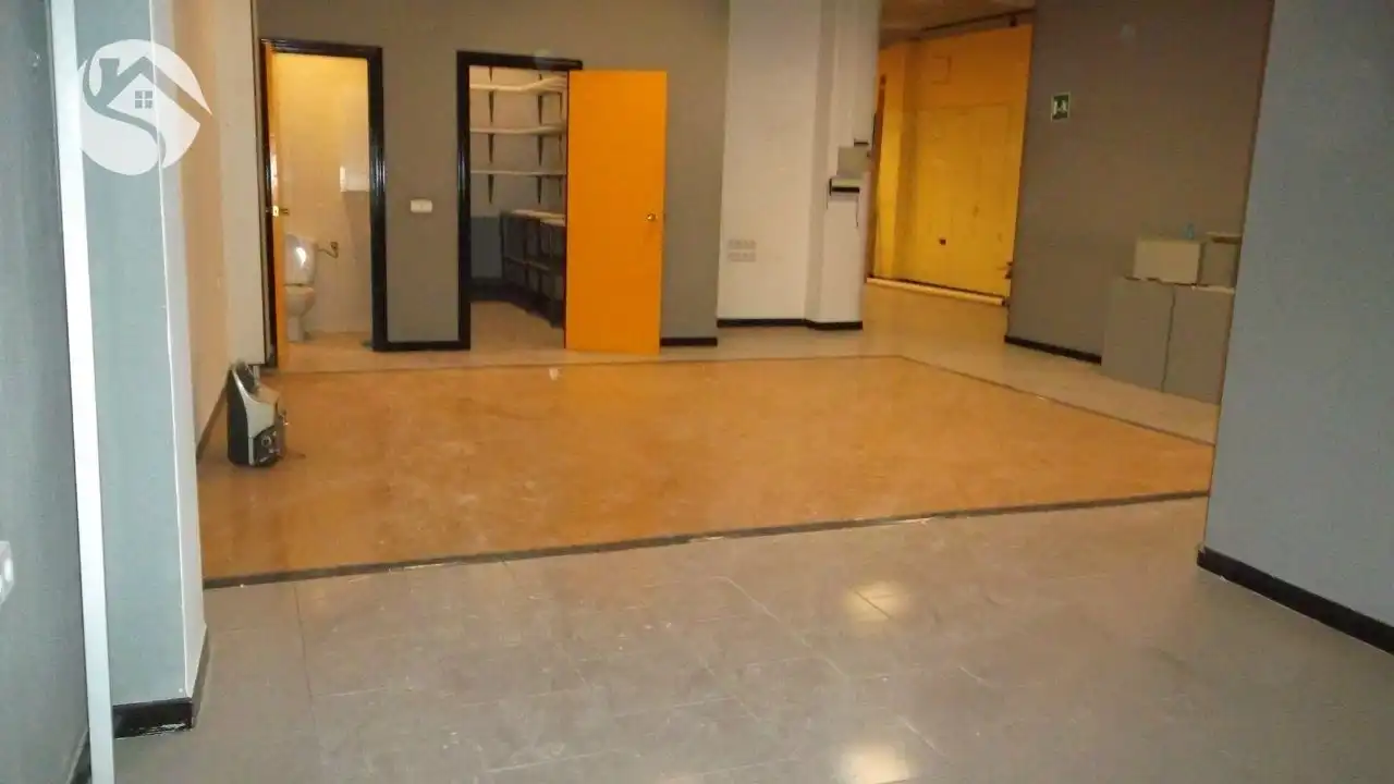 Local comercial en venda a Centro, imagen 2