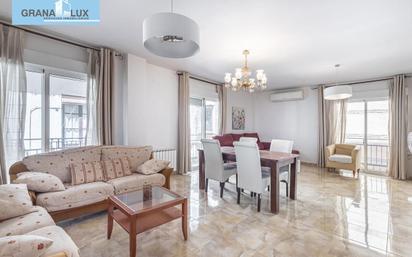 Living room of Flat for sale in  Granada Capital  with Air Conditioner and Terrace