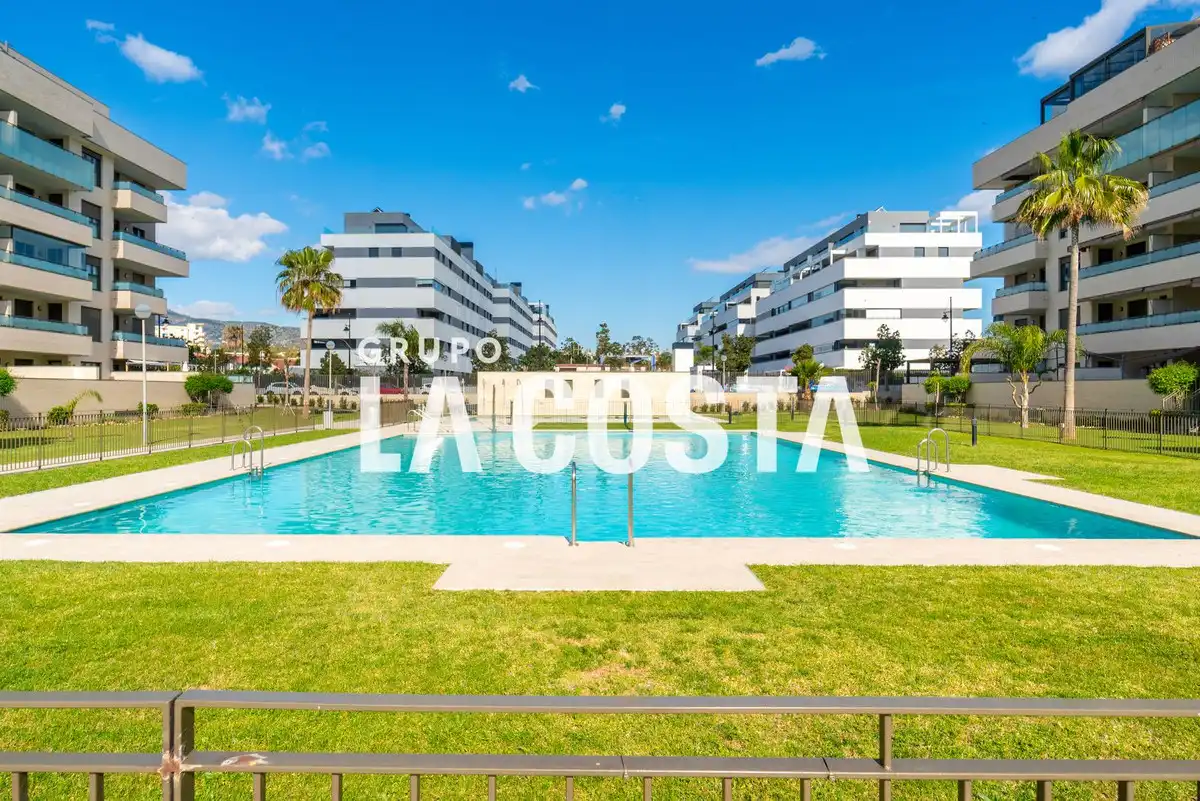 Piscina de Ático en venta en Torremolinos con Aire acondicionado, Terraza y Trastero