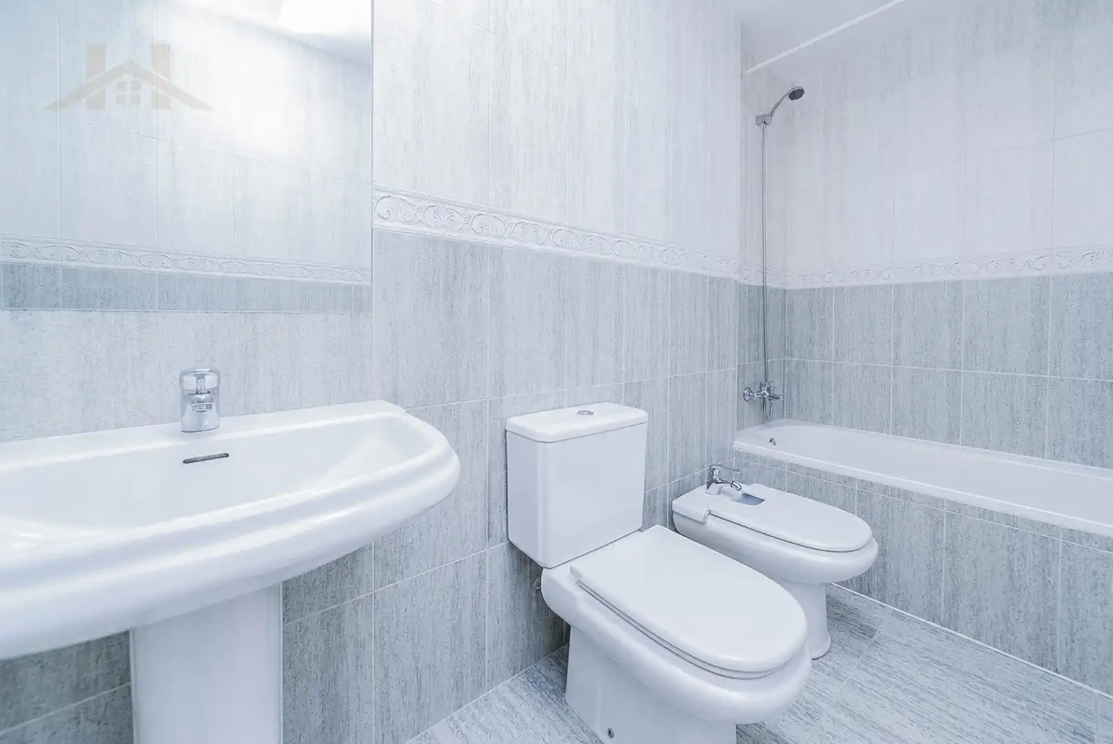 Bathroom of Flat for sale in Villanueva de la Cañada  with Air Conditioner, Heating and Storage room