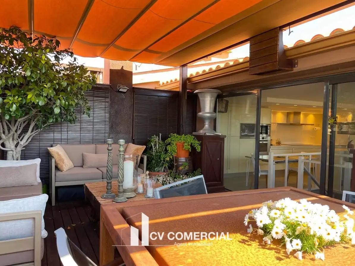 Terraza de Ático en venta en Tiana con Aire acondicionado, Calefacción y Parquet