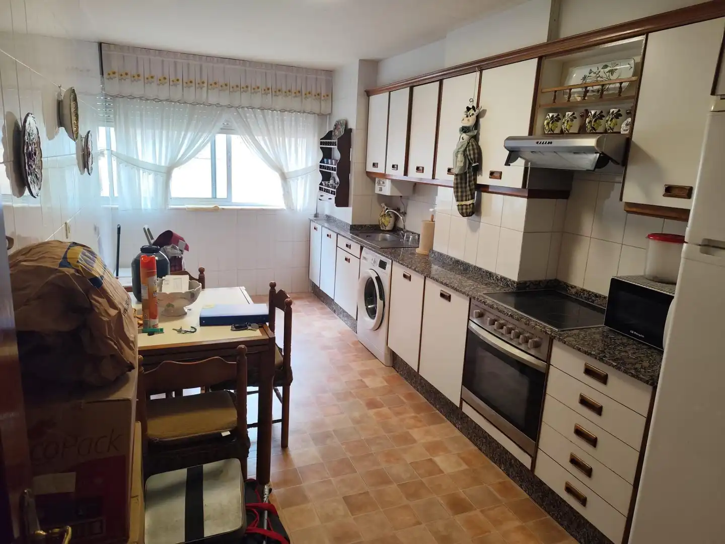 Cuina de Pis en venda en Carballo amb Calefacció, Parquet i Traster