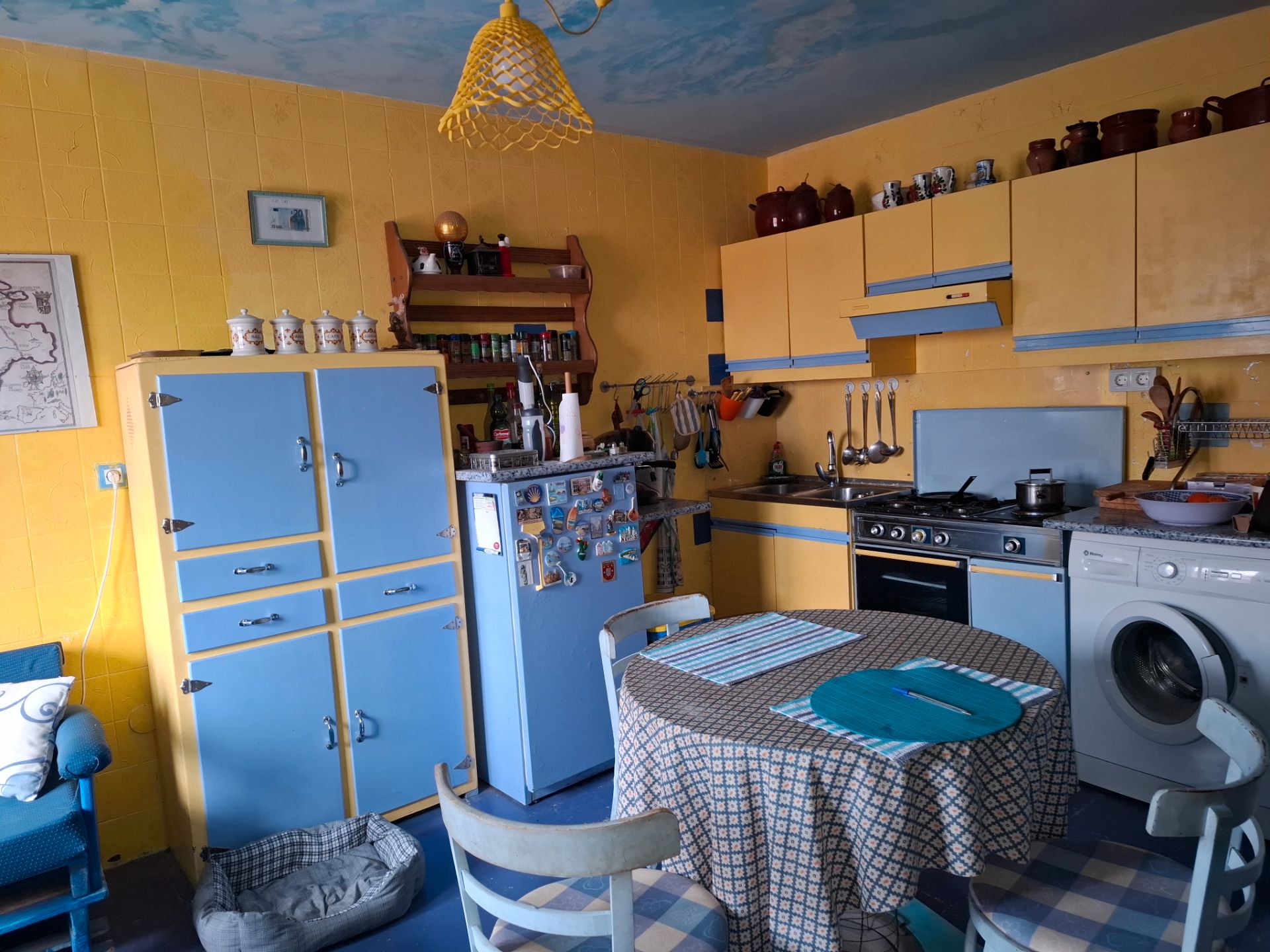 Cuina de Casa o xalet en venda en Faramontanos de Tábara amb Calefacció, Moblat i Balcó