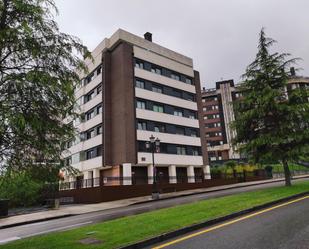 Vista exterior de Local en venda en Oviedo  amb Terrassa