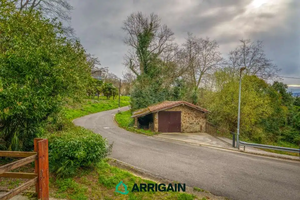 Vista exterior de Casa o xalet en venda en Donostia - San Sebastián  amb Calefacció, Jardí privat i Traster