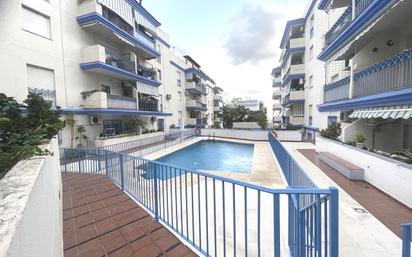 Piscina de Planta baixa en venda en Estepona amb Aire condicionat, Parquet i Terrassa