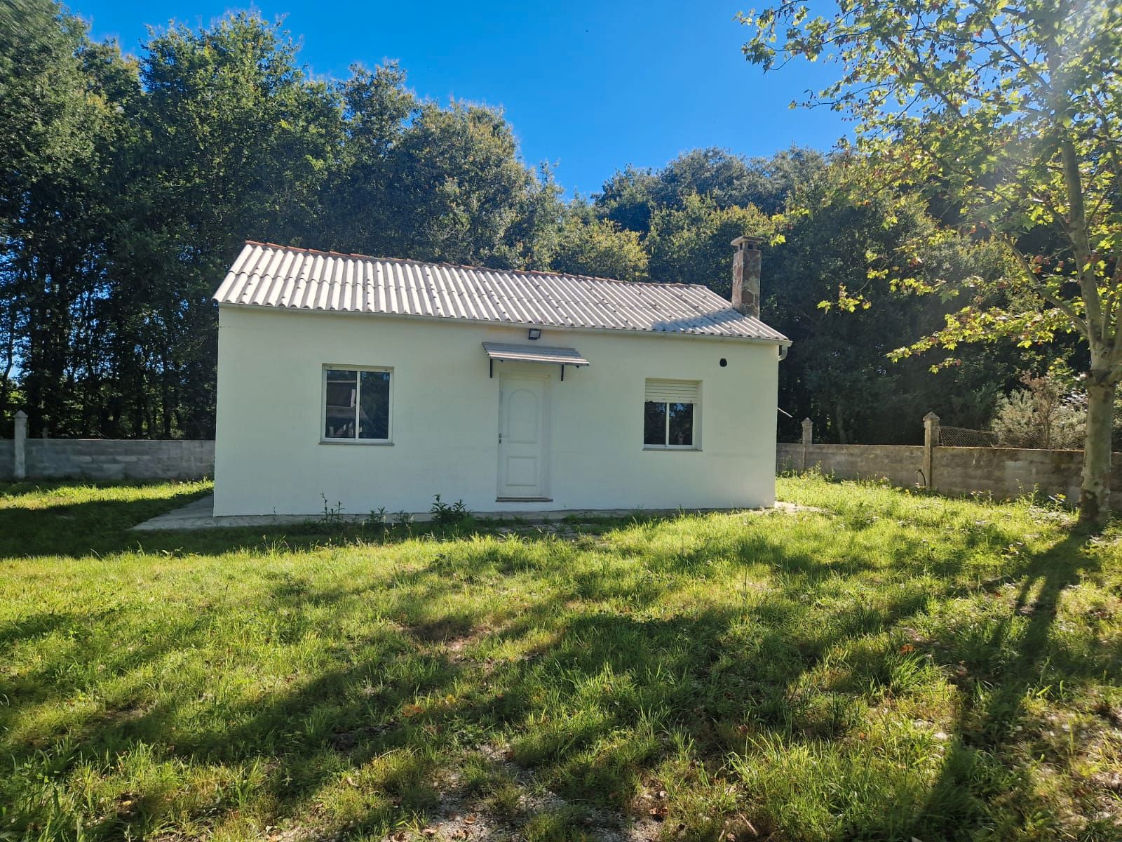 Vista exterior de Casa o xalet en venda en Lugo Capital amb Jardí privat i Traster