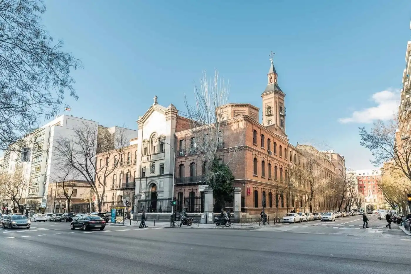 Außenansicht von Wohnungen zur Miete in Madrid mit Klimaanlage, Heizung und Möbliert