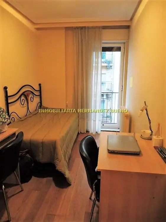 Habitación de Piso de alquiler en Salamanca con Calefacción, Amueblado y Balcón