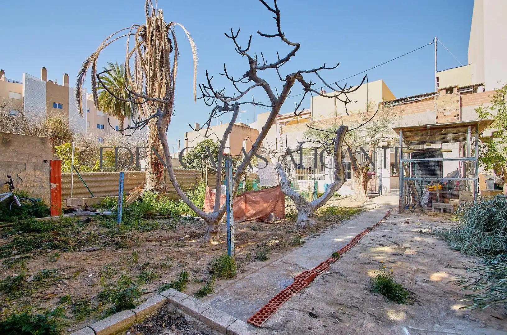 Casa adosada en venda en El Campello amb Jardí privat, Terrassa i Traster