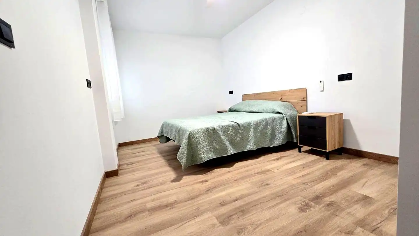 Schlafzimmer von Wohnung zur Miete in Gandia mit Klimaanlage, Terrasse und Möbliert