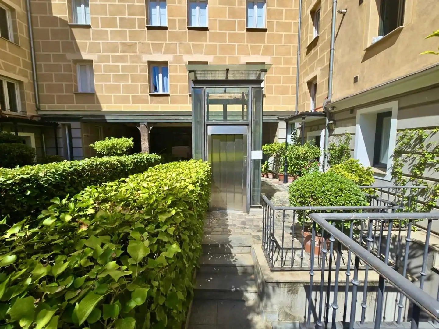 Vista exterior de Piso en venta en Madrid con Aire acondicionado, Calefacción y Amueblado