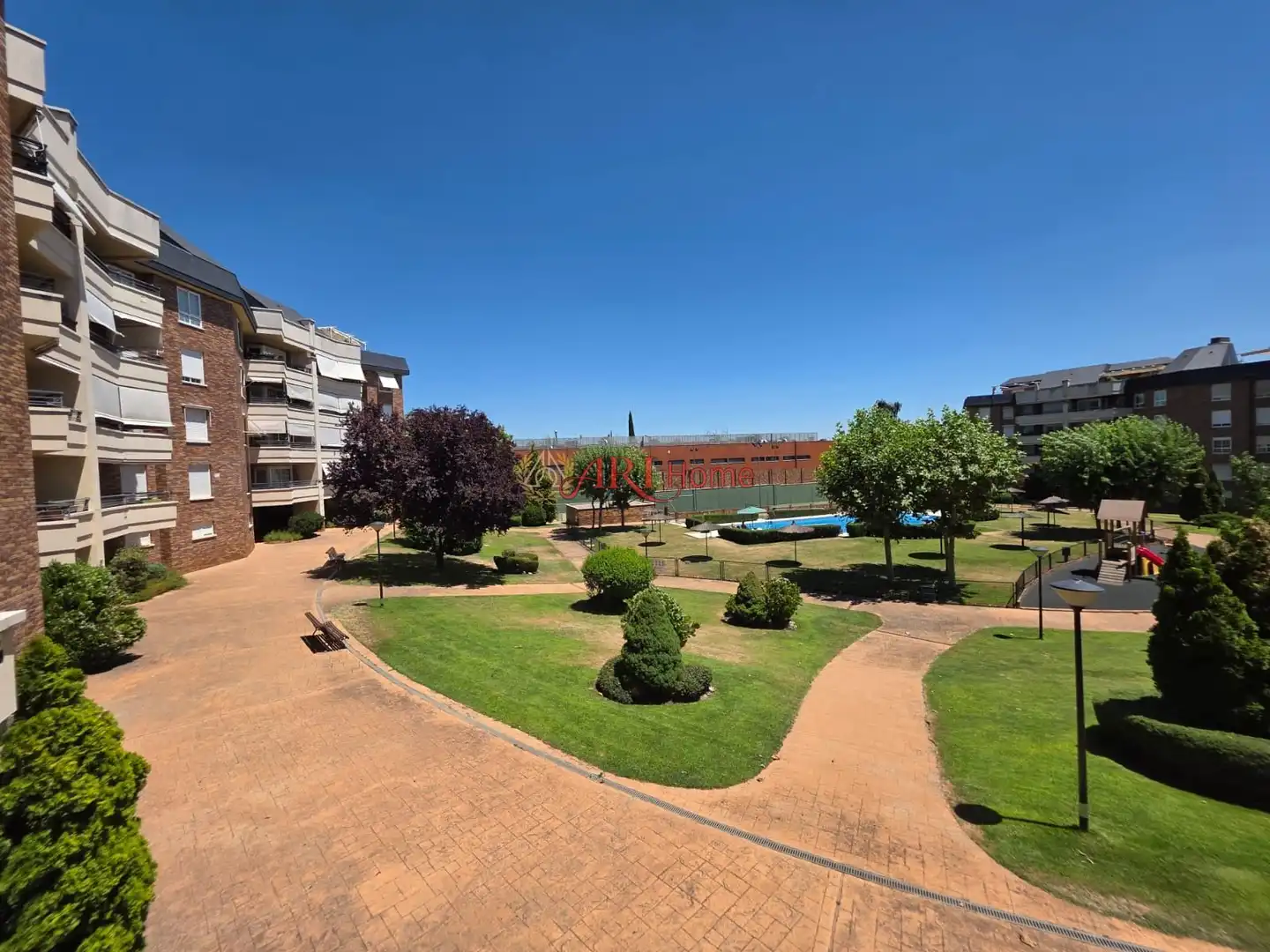 Vista exterior de Pis en venda en Majadahonda amb Aire condicionat, Calefacció i Terrassa