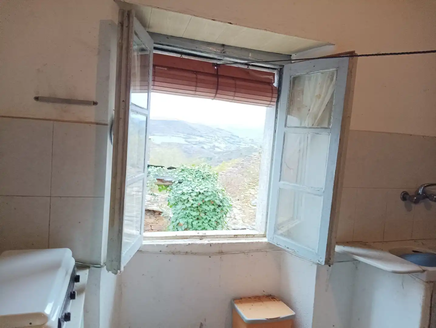 Habitación de Casa o chalet en venta en Navia de Suarna con Jardín privado, Terraza y Amueblado