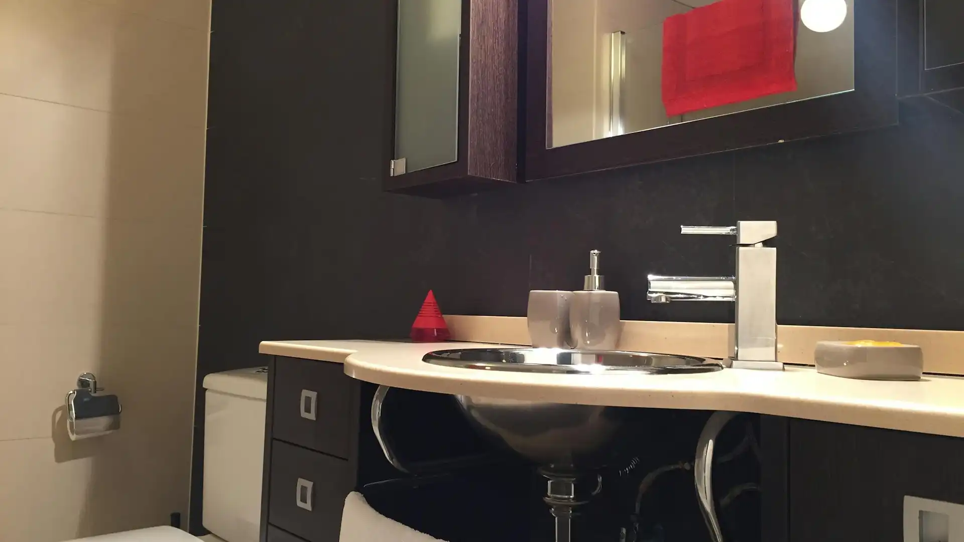 Bathroom of Flat for rent in  Madrid Capital  with Air Conditioner, Heating and Furnished