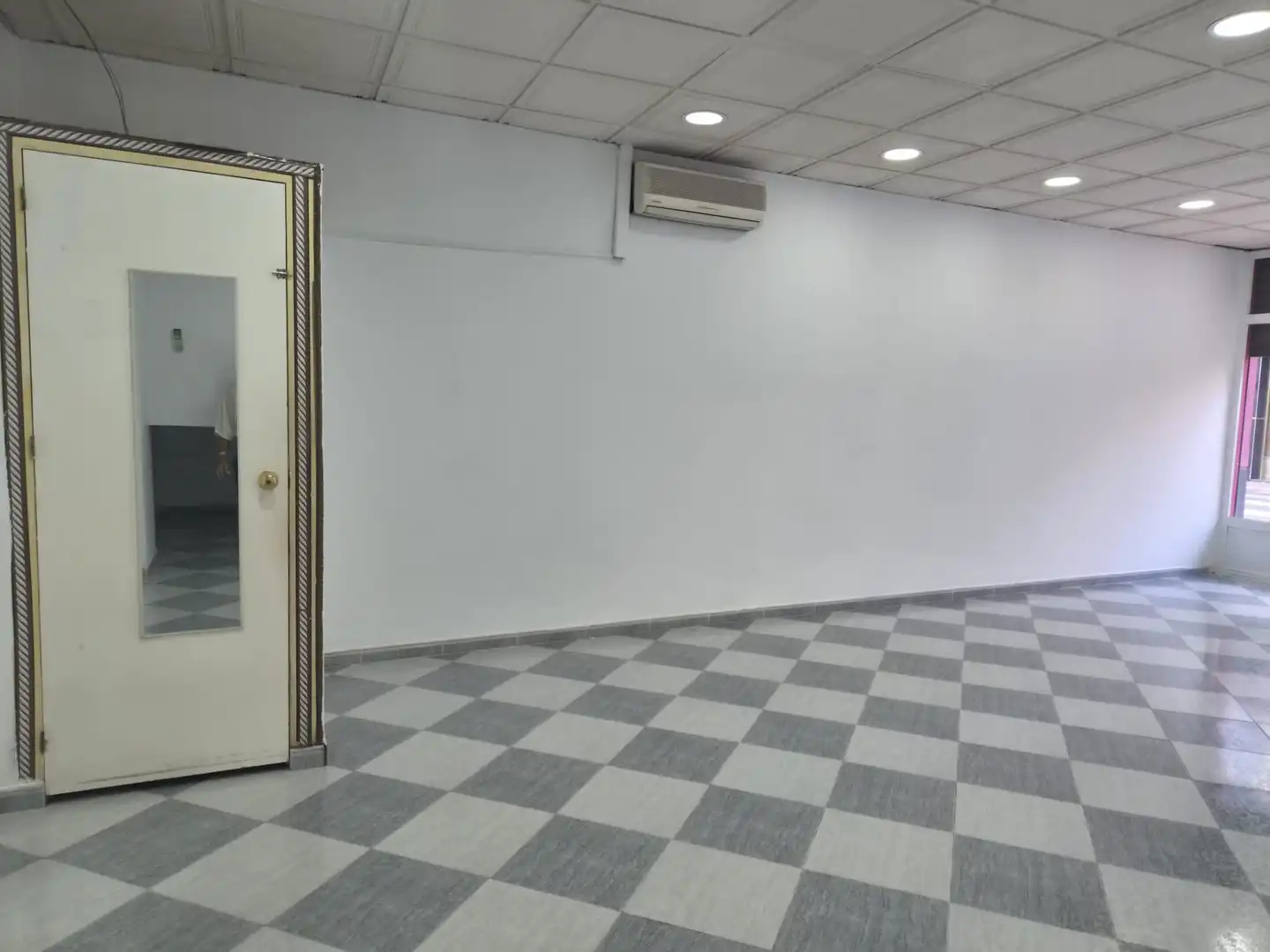 Business premises to rent in Camino de Jueves, imagen 9