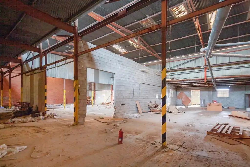Fabrikhallen zum Verkauf in Villanueva de Castellón