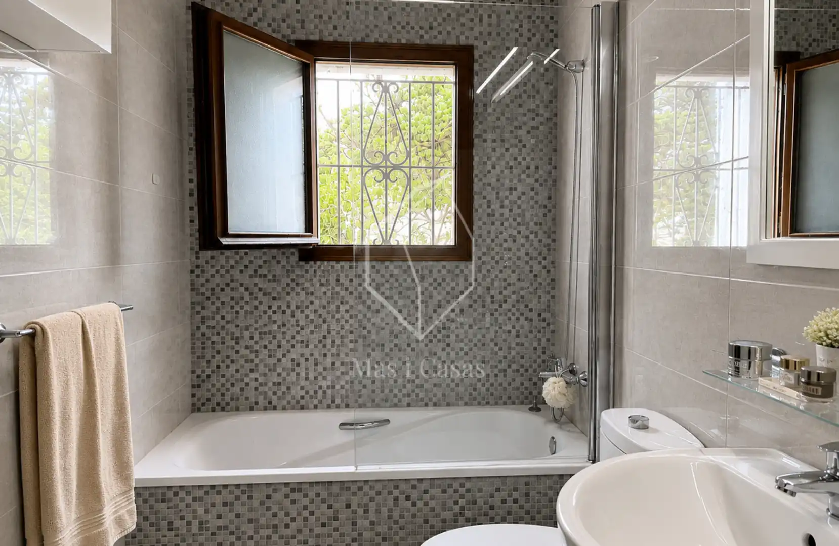Chalet con terraza en venta en Carrer Vall d'Aran 33, imagen 25