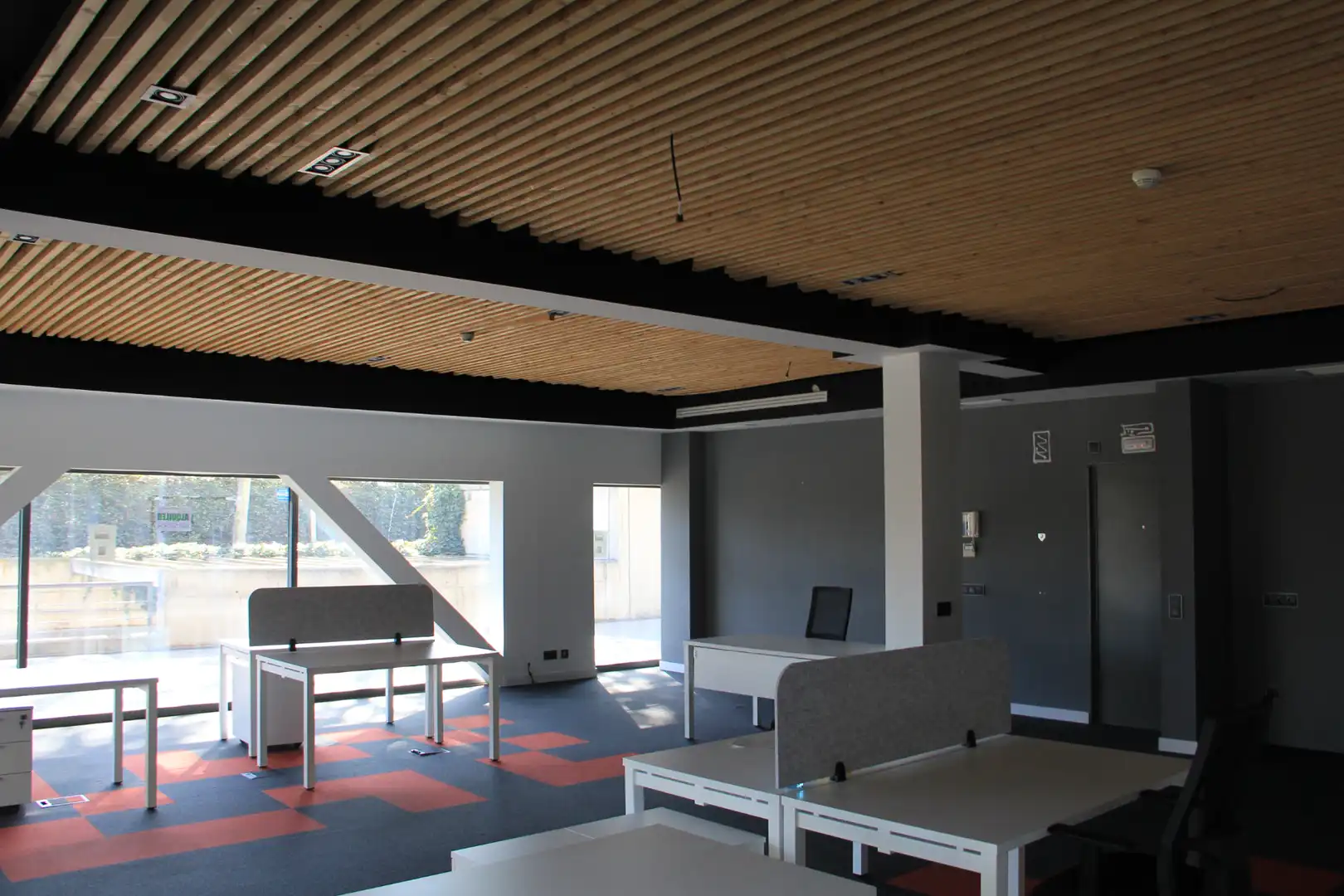 Büro zur Miete in Alcalá de Henares mit Klimaanlage, Heizung und Internet