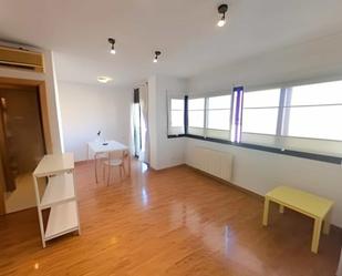 Sala d'estar de Loft en venda en Vilafranca del Penedès amb Balcó