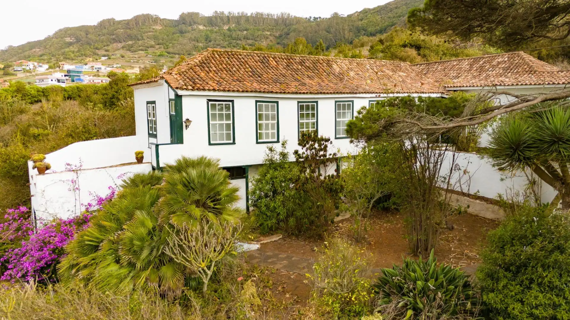 Vista exterior de Casa o xalet en venda en Tegueste amb Jardí privat, Terrassa i Balcó